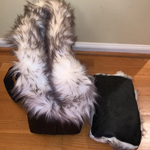 NWT designer inspired faux black leather with faux fur pet carrier. - Picture 7 of 10